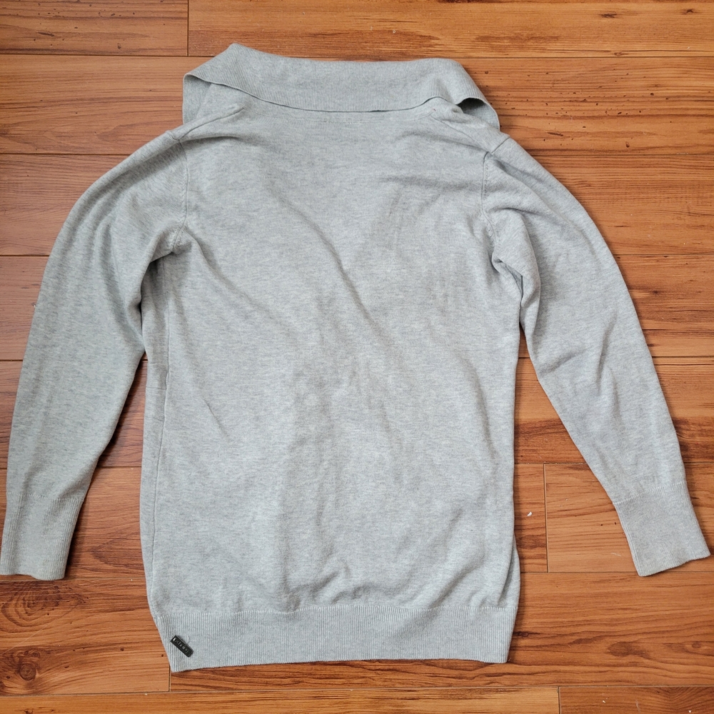 Chic Gray Cardigan with Zipper Accents - Picture 2 of 4